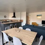 Spacieux Avec Balcon 100m De La