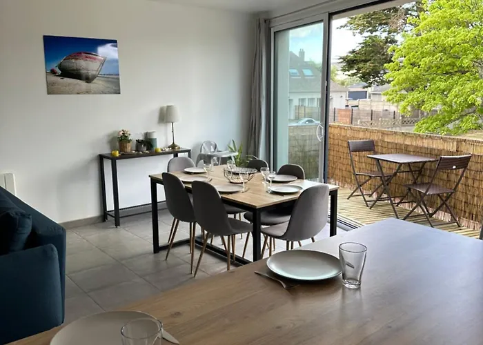 Spacieux Avec Balcon 150m De La