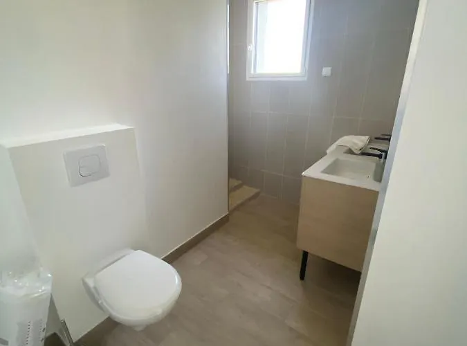 Spacieux Avec Balcon 150m De La * Barneville-Carteret